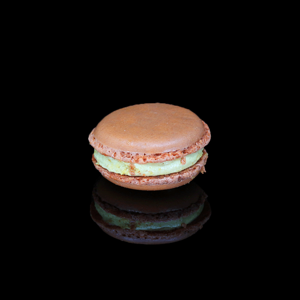 macaron_caramel_patisserie_claire_et_romain