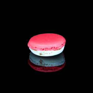 macaron_framboise_rose_leetchi_patisserie_claire_et_romain