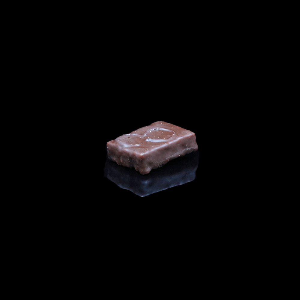 chocolat_praline_popcorn_noir_patisserie_claire_et_romain